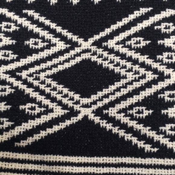 THIRTY-ONE NWT Aztec Tribal Southwest Tapestry Style Reversible Travel Bag - Picture 5 of 15